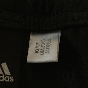 av1008 adidas